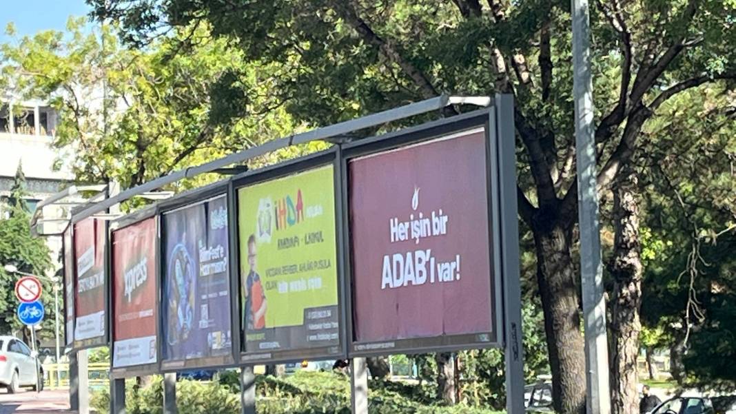 Gizemli reklam Konya’yı ikiye böldü 2